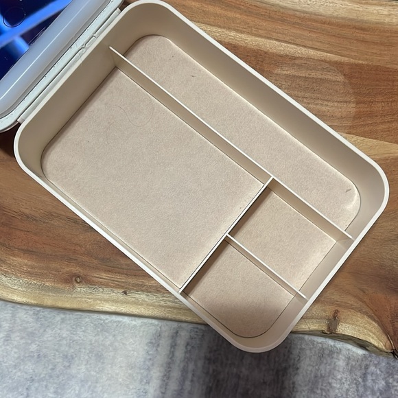 travel makeup case with light up mirror - Picture 2 of 4